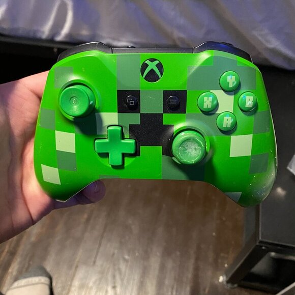 Microsoft Xbox One Minecraft Creeper Edition Wireless Controller tested - Picture 4 of 5